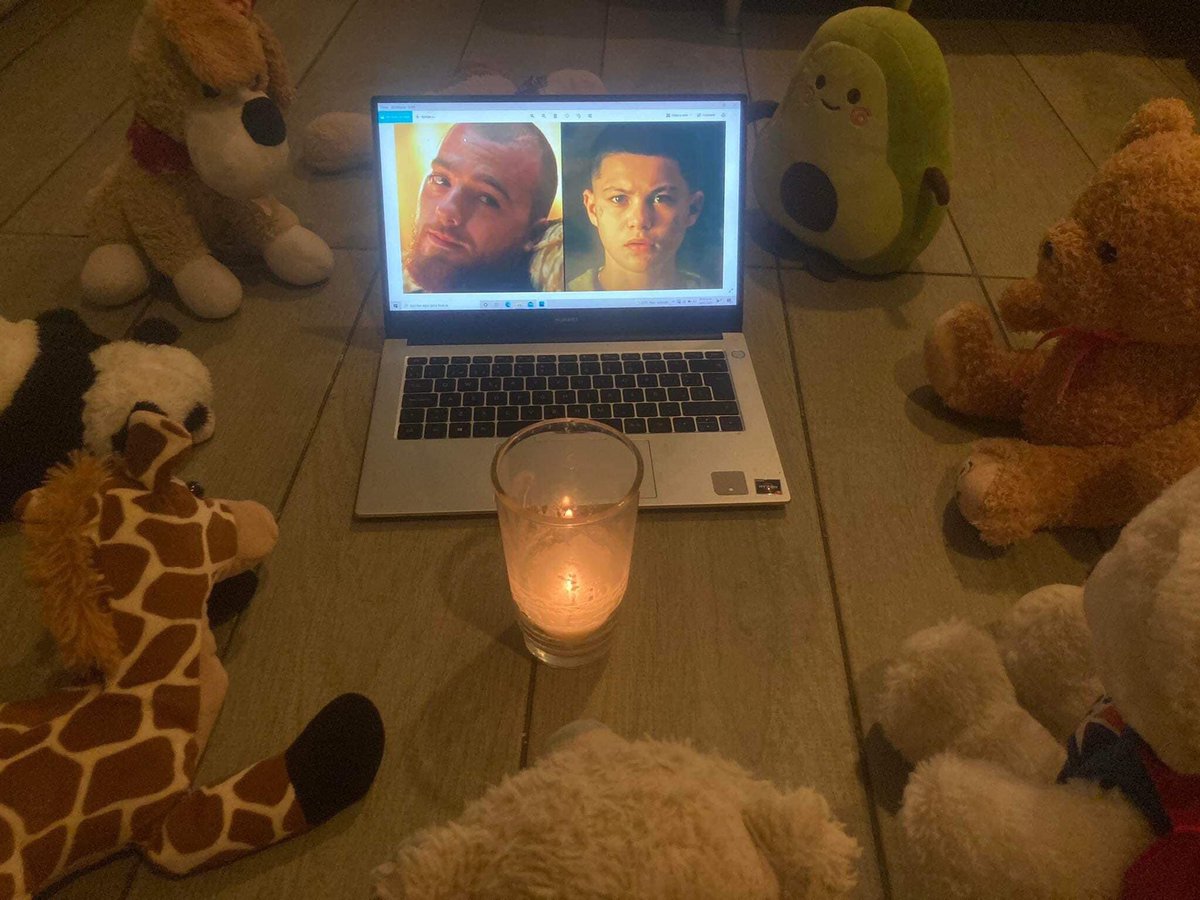 lheartchuu's tweet photo. manifesting nothing bad happens to fez and ashtray next episode https://t.co/P6EYgdG5Hd