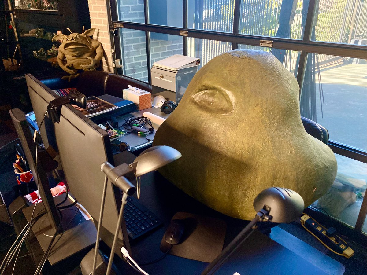 There’s a new Gelatin Lieutenant at #TippettStudio! 

🛸 On set reference prop for Yaphit from #TheOrville 

👽 Proud to be part of season 3.