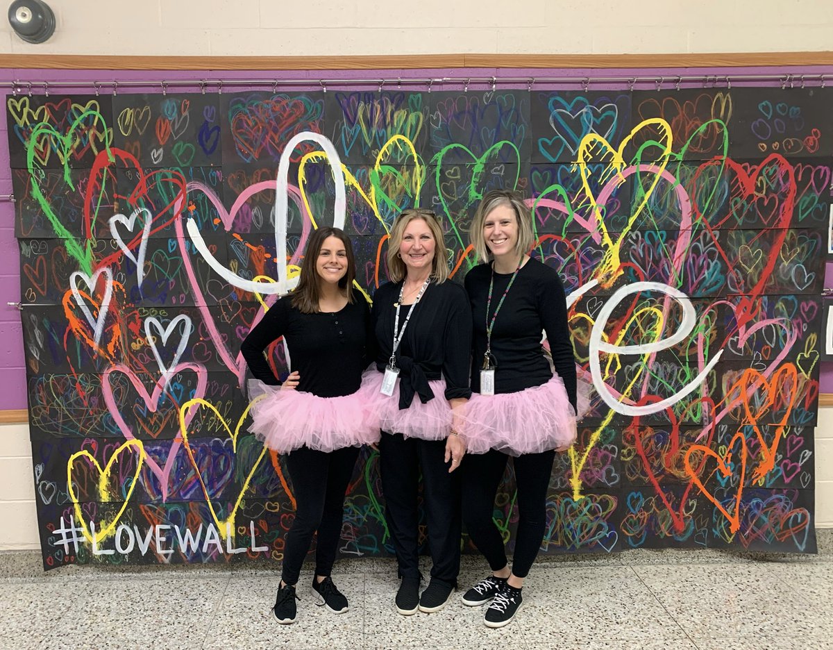 2nd Grade had too much fun celebrating Twosday! ✌🏼💞 #22222Day #onceacard @MortonPRIDE <a href="/MrsStHilaire/">Lisa St.Hilaire</a>