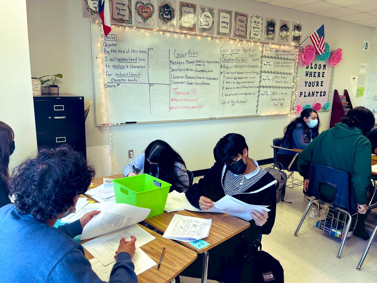 FPPaugh's tweet photo. Ms. Florio planned and delivered a lesson on characterization and archetypes through character analysis. Way to find different ways to keep students engaged. ππ»@EDAztecs_HS #utepintern https://t.co/qx09jw4vYm