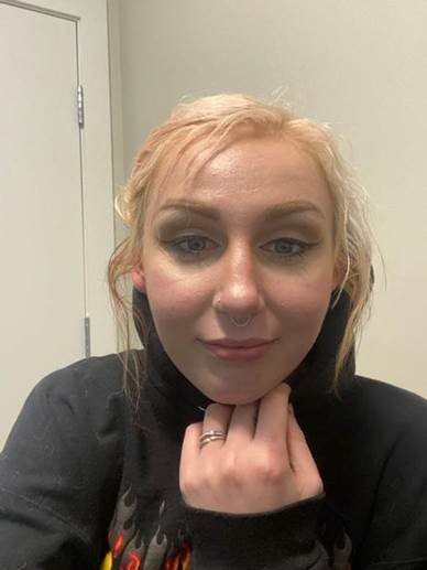 vicpdcanada's tweet photo. Please share &amp; help us locate high-risk missing 16-yr-old girl Lia Barker, who was last seen Feb 1st. 

Described as: Caucasian, 5'7'', slim build, shoulder-length dyed blonde hair. 

https://t.co/BIYZfZDCvg https://t.co/W4Mhxwoz4t