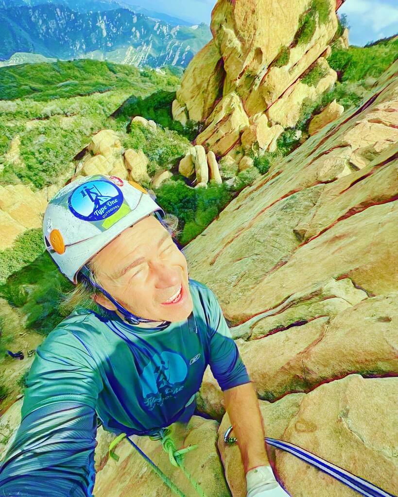 TypeOneOutdoors's tweet photo. ☀️
So freakin' bright up here 😎
... Of course I forgot the sunglasses
🕶
What else did I leave behind?🤔
#forgottensunglasses #diabeticswhoclimb
#t1dthoughts #notetoself #type1tuesday #typeoneoutdoors
📍Micqanaqa'n Land https://t.co/8u7T31YUr8