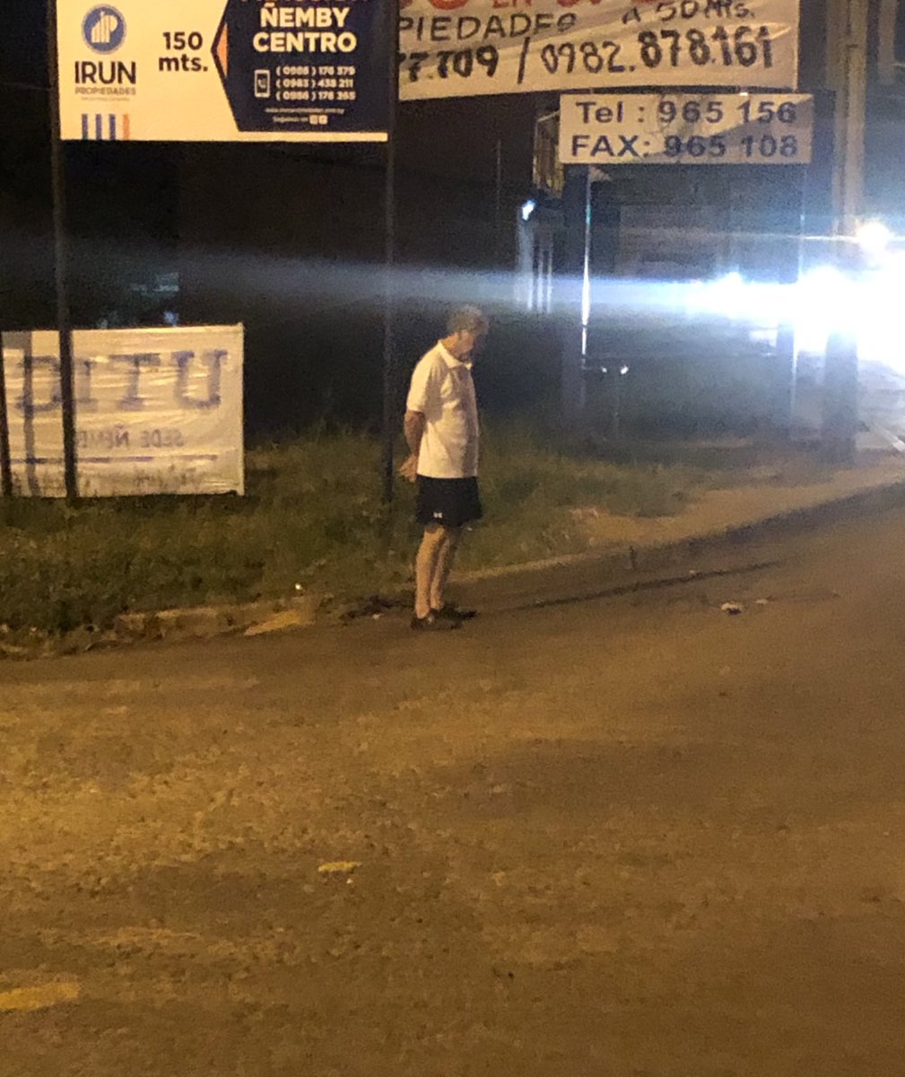 BelnCrdenas19's tweet photo. Yo nio llego entre las 8 30 o 9 a mi casa y él está siempre esperándome en la parada 😭❤️ viejito no quiero que nunca me faltes te amo muchísimo https://t.co/lhtVq4bh33