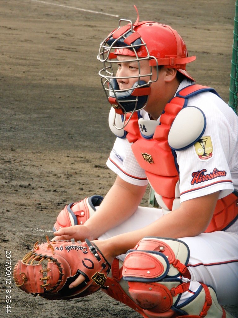 今年新人の広島カープの多田くん捕手のサイン 今年新人の広島カープの多田くん捕手のサイン 今年新人の広島カープの