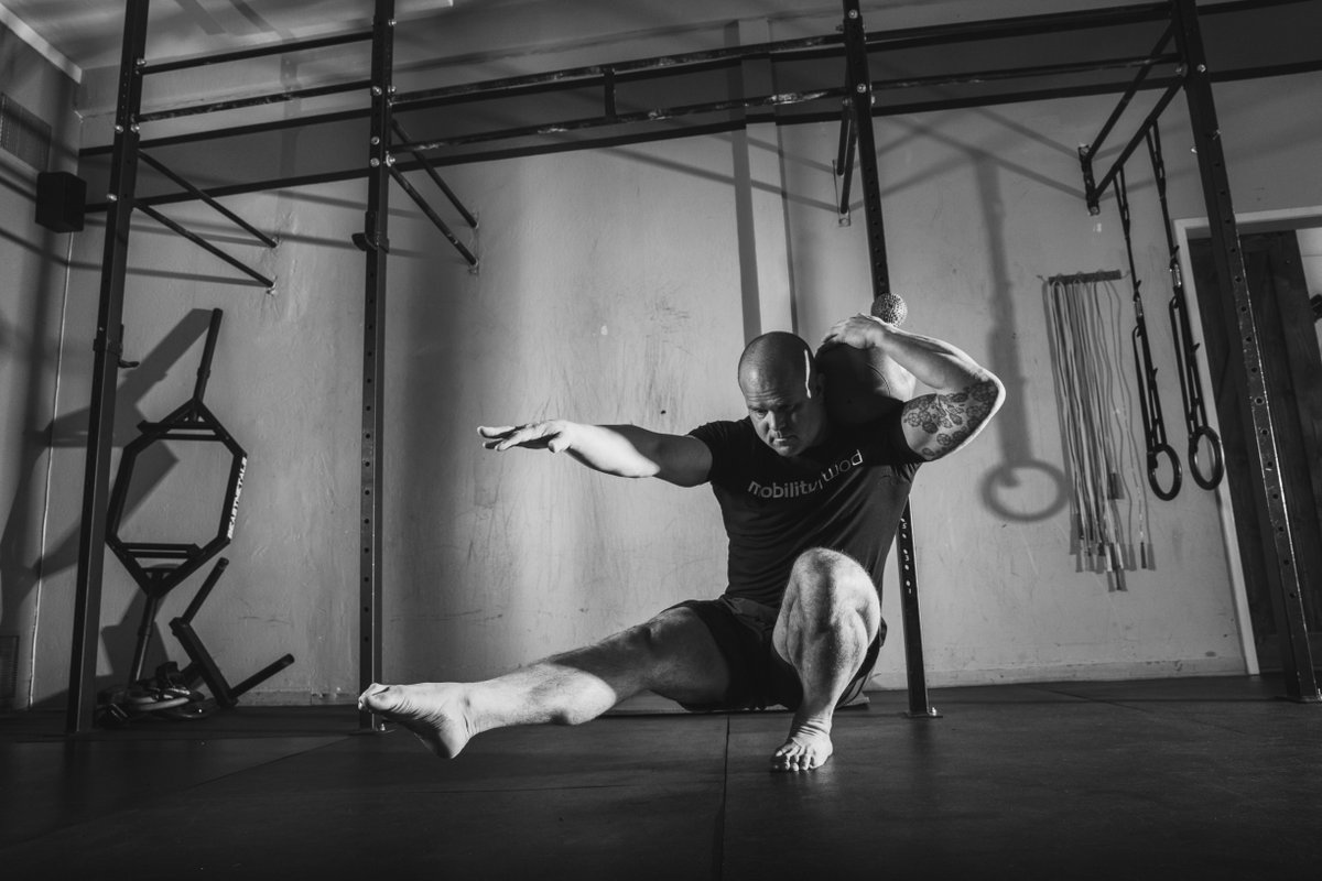SamuelMerrittU's tweet photo. While still in #PhysicalTherapySchool, Kelly Starrett, DPT ’07, opened the first #CrossFit gym in #SanFrancisco—and the 21st in the world. Learn more about the making of K-Star of #TheReadyState and where #COVID19 has taken him. https://t.co/fif4eL5IHQ https://t.co/FPpMEE2GSu