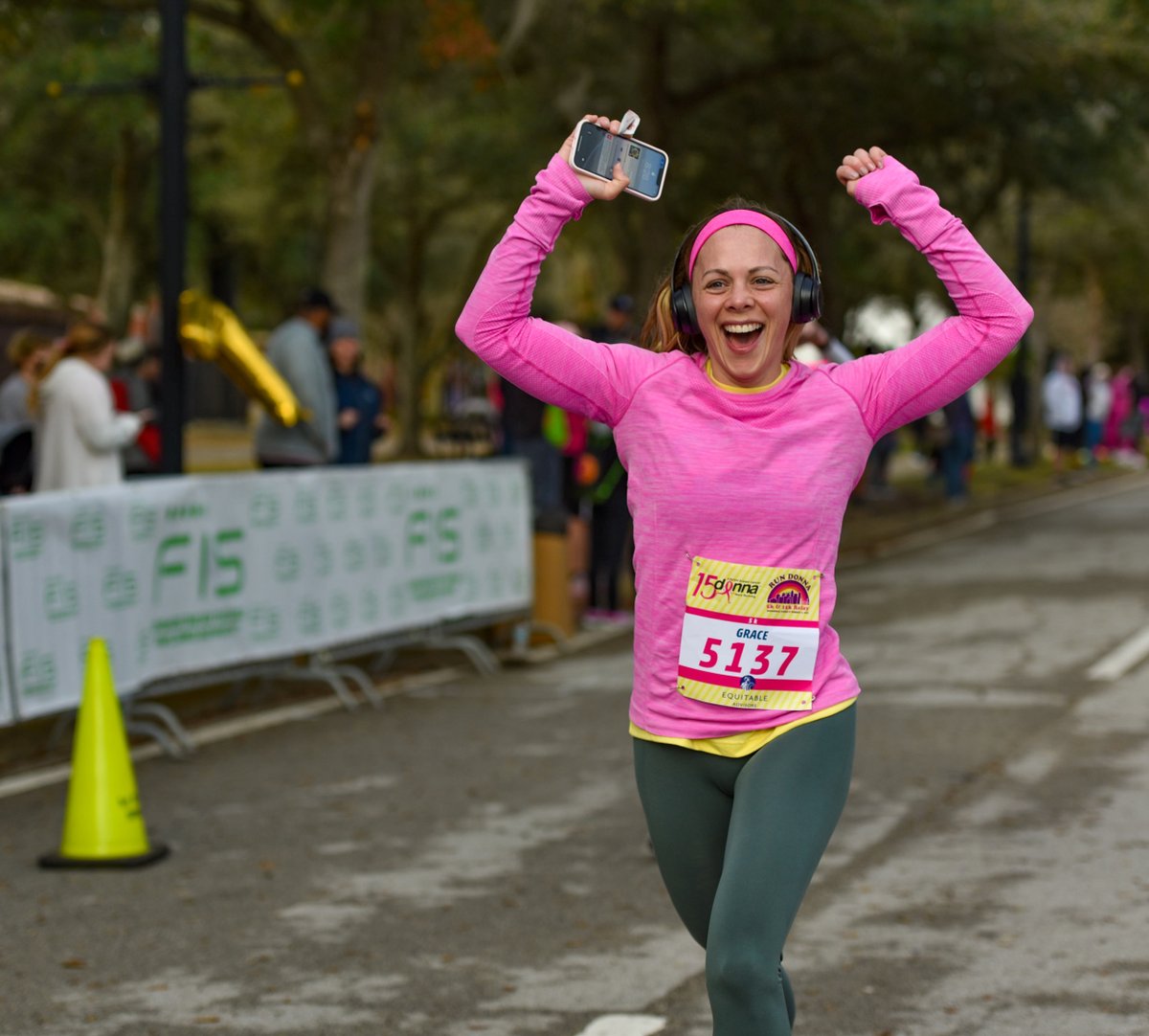 262withDonna's tweet photo. We're still pushing towards our Fundraising Finish Line. Help us reach $300K, for a $50K matching gift. 💕 Give. Raise. Run. ➡️ https://t.co/OdoOzbpPmV #DONNATogether https://t.co/mcshH9MNAI