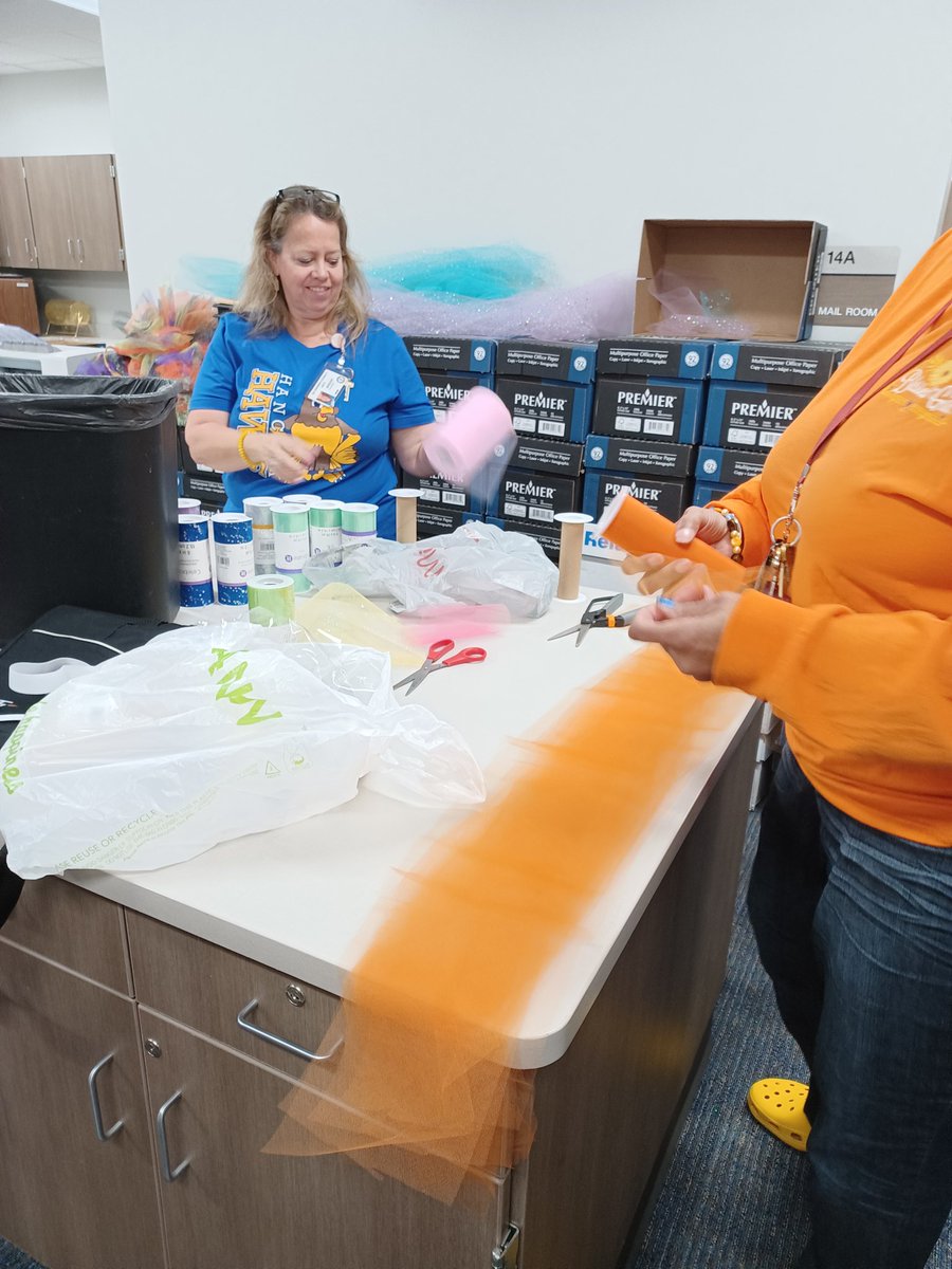 LissaArchuletta's tweet photo. Tutu making party @Hancockcfisd #happeningsathancock #CFISDspirit @CyFairISD https://t.co/QjL7osfK7I