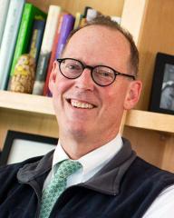 UAZMedTucson's tweet photo. MedCat Andres Diaz shares his thoughts on the legacy of Dr. Paul Farmer, a global health pioneer who passed away but left behind a legacy of humanitarianism and care: https://t.co/08Y3FrtI0G https://t.co/m6jsxIQjMt
