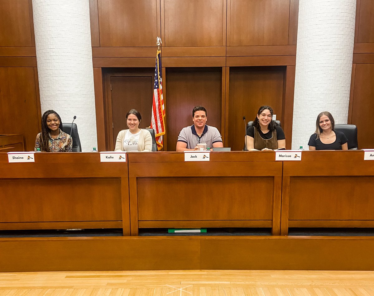 DeanB_FSULaw's tweet photo. Our #FSULaw students are the absolute best! Iβm in Tampa today supporting our bar exam-takers & these 5 rockstars stepped in to talk to my #BryanHall class about oral advocacy! So grateful for our students who are so generous with their time & talents! π’βοΈβΊοΈ @FSUCollegeofLaw https://t.co/ueV9CuTsAC