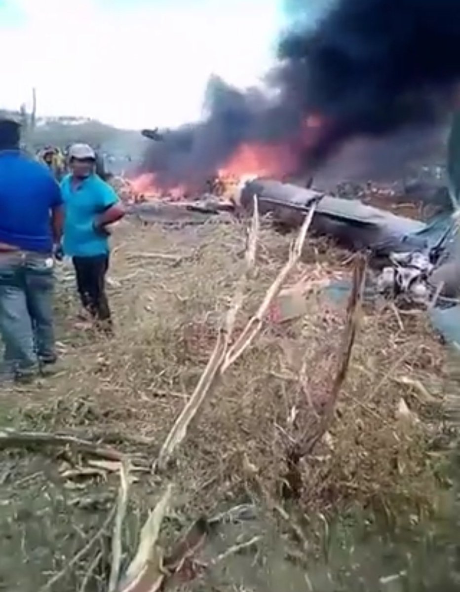 MiguelAguileraR's tweet image. El pueblo de Venezuela salvando al ejército venezolano...cuando será que el ejército de Venezuela salvará al pueblo venezolano.