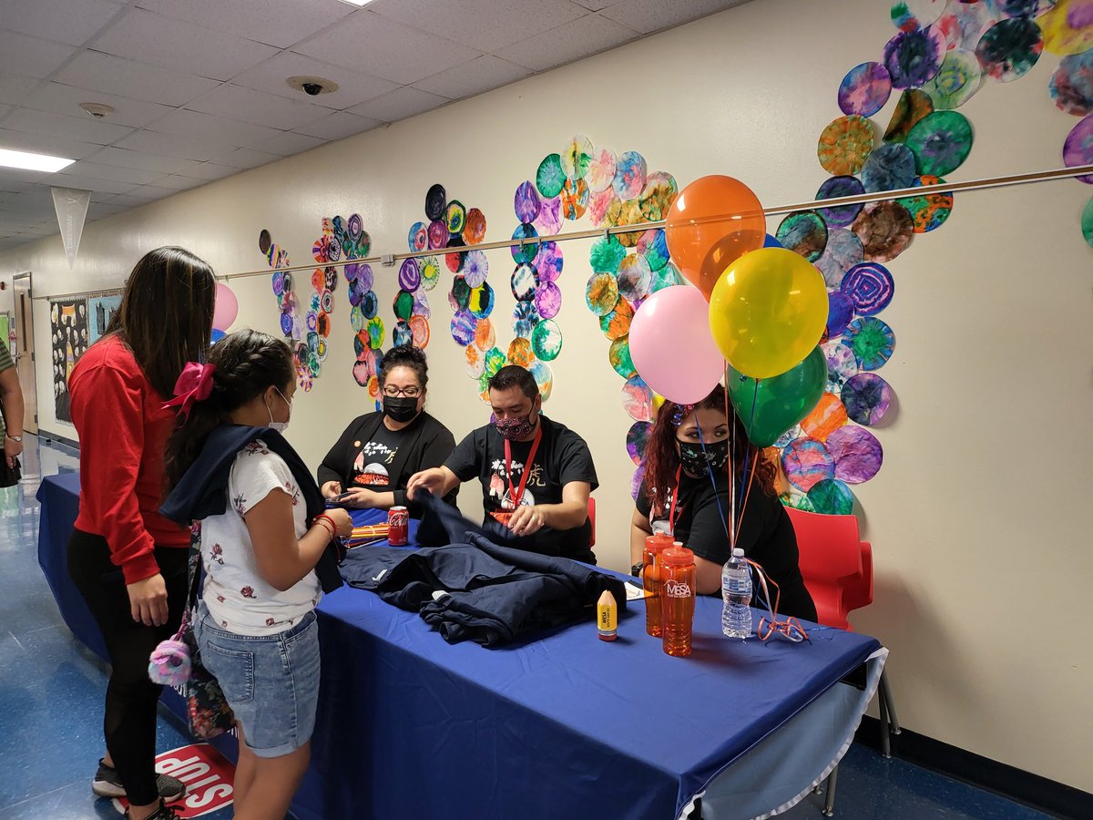 nnekamcgee's tweet photo. Having fun at our MESA @SSAISDArmstrong Exploratory Arts and Trilingual Academy Open House! We're here until 7pm!!! https://t.co/F5uyh7Z9Ks