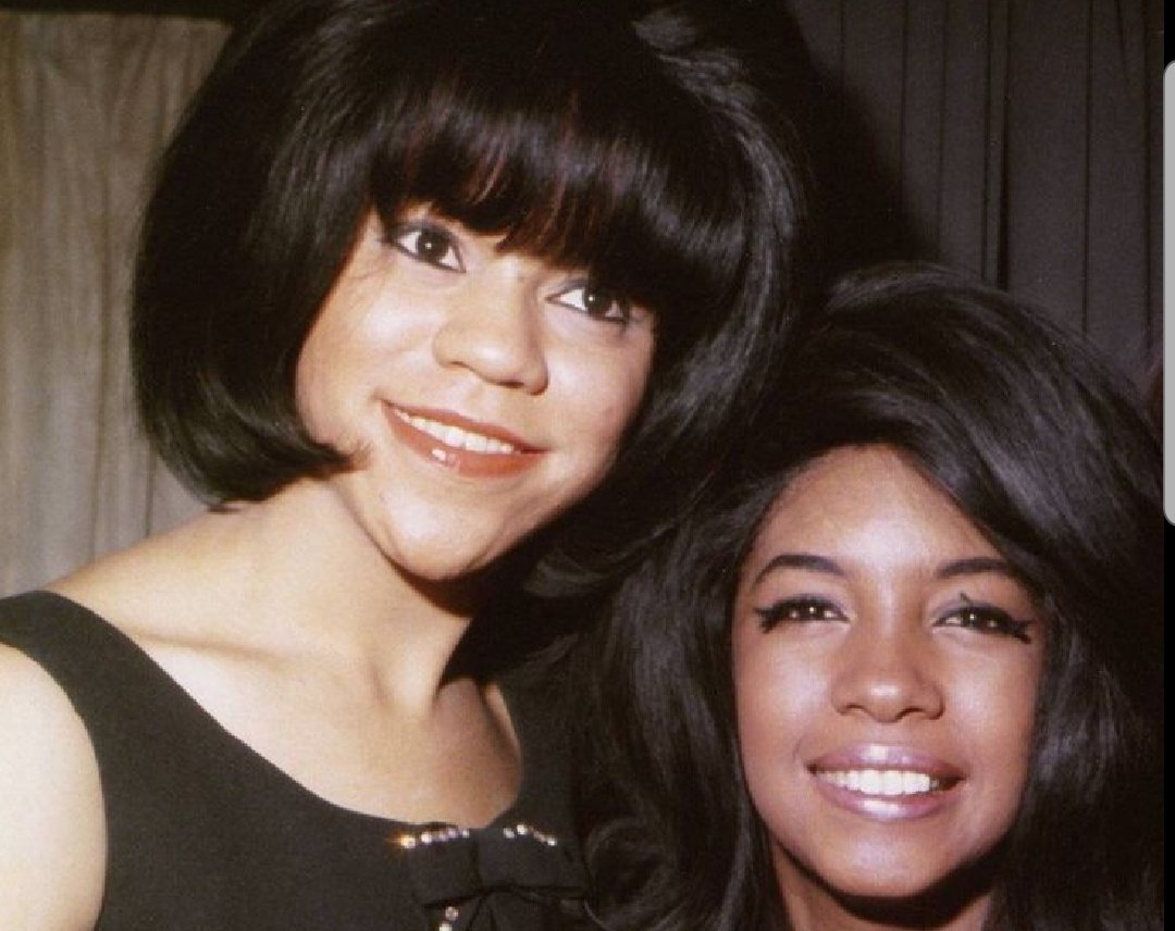 TeeSki8's tweet photo. #TeamSupremes Although we lost them many years apart we lost them both in the month of February. @coco_e_phoenix @MWilsonSupreme @FlorenceBallard @supremesarchive https://t.co/UYiQZWejYv