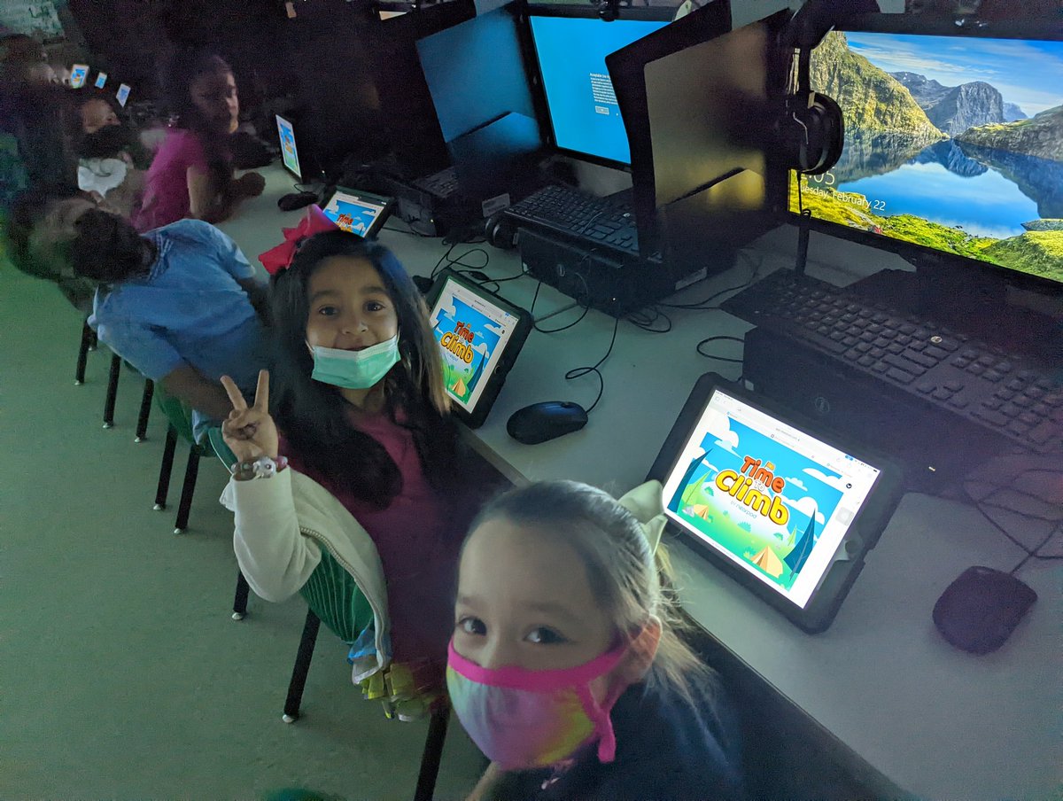 Ocelotscode's tweet image. It&apos;s #DigitalLearningDay and my little coders always enjoy learning with 🙌 @nearpod  &amp;amp; Apple Classroom🙌The part of the lesson they love the most is their formative assessment using Nearpod&apos;s 💙Time to Climb💙 They especially loved the new game themes! #TechXplore @Dr_Fidelio