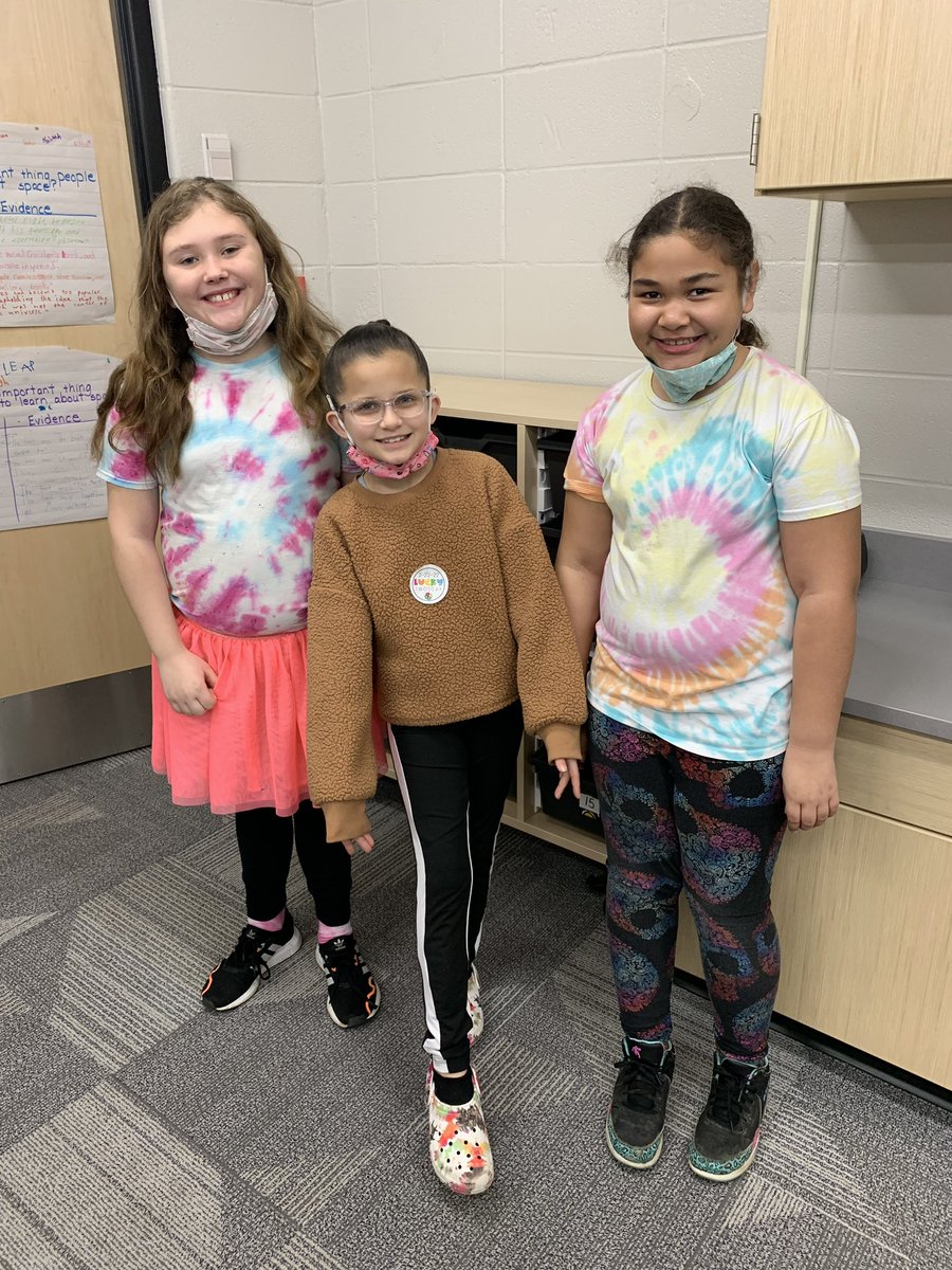 Nikki Harrison tweet media