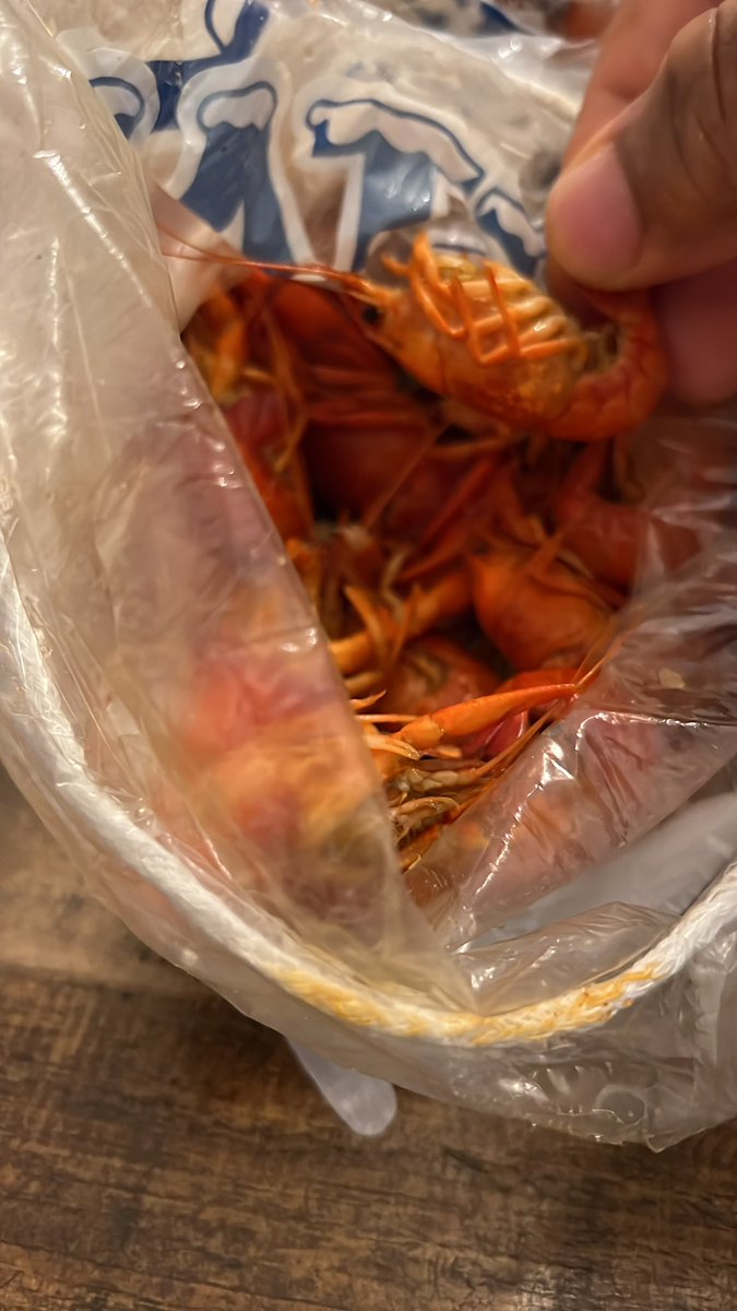 GrindSimmons94's tweet photo. I know it’s still a little early but where is the nice size crawfish and not these babies in Nashville 🤦🏽‍♂️ lol disappointed cause I was craving!! https://t.co/UWx2r7TuiZ