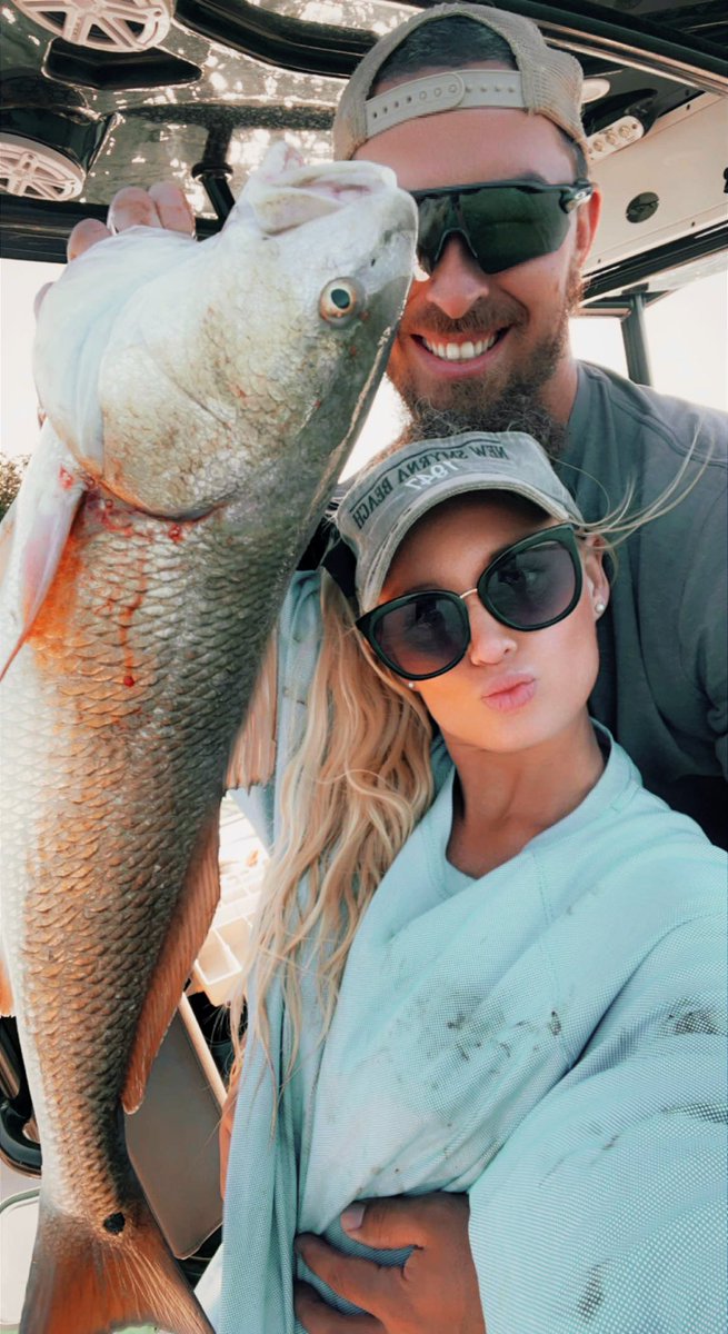 xtine_pulliam's tweet photo. Last Fishing Date Before We Head To Japan🙏🏻⚾️💪🏻🎣  #SocialDistancing #ReadyForBASEBALL #Fishing #Japan #Baseball #LETSGETTHATRING https://t.co/zdClYHHUzB