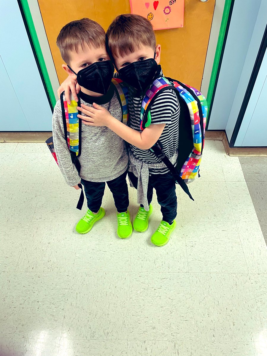 LinderEagles's tweet photo. Twins, tutus, and ties—oh my 2/22/22❣️❣️❣️@AISDElementary @AustinISD https://t.co/VyQgYtIZLo
