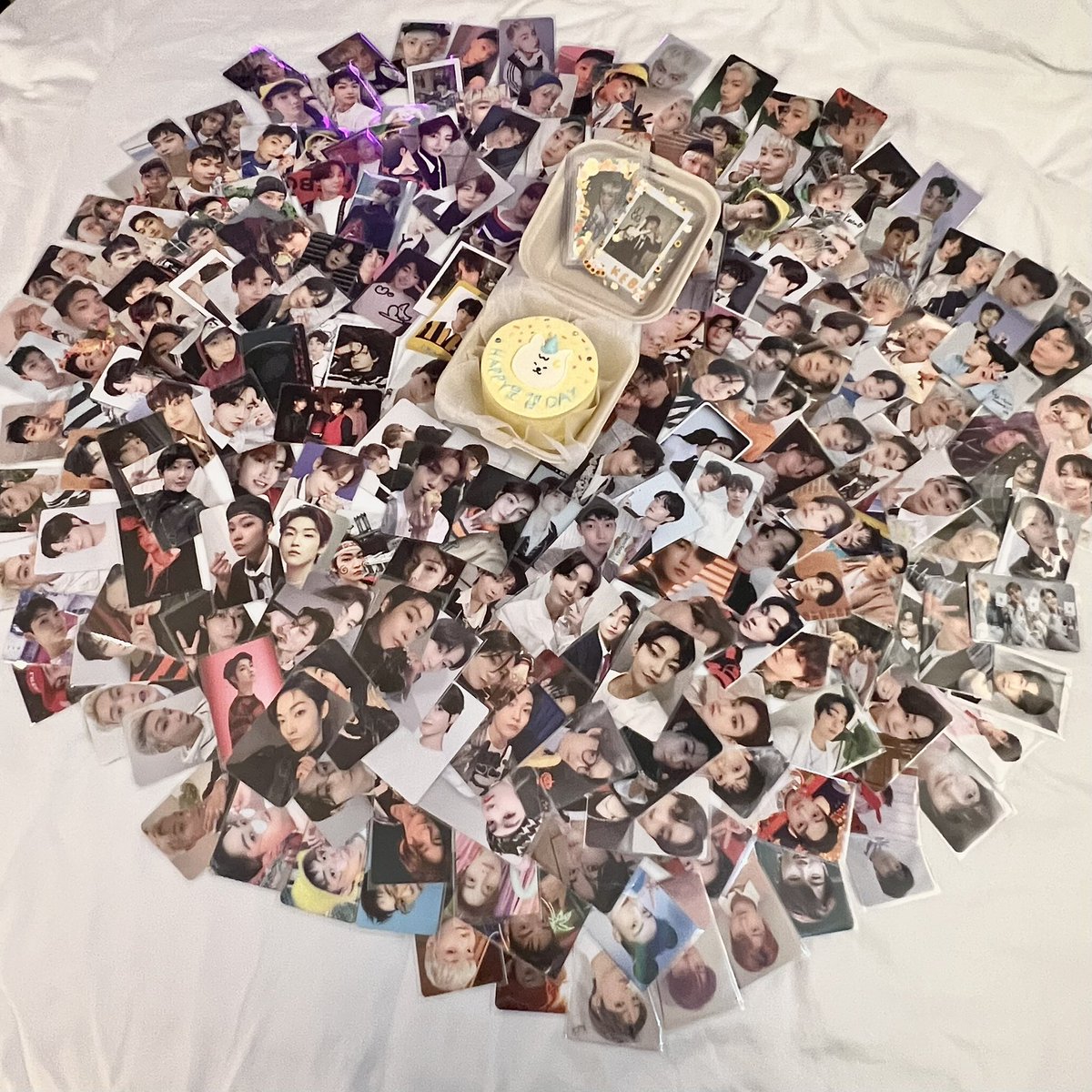 kevinssunflower's tweet photo. home is where the heart is ♡︎
happy birthday to my favourite person :3

#달빛아래_빛나는_케빈탄생일
#HBD_MOONlightBoy_KEVIN
@WE_THE_BOYZ https://t.co/MvdCcQD3Uk