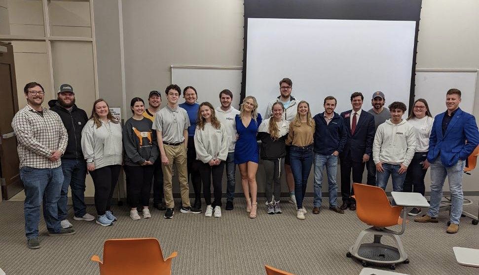 Thank you to all the wonderful campaigns and organizations who came out tonight to speak with <a href="/GOPatUTK/">College Republicans at UTK</a> and <a href="/UTKYAL/">UTK Young Americans for Liberty</a>: <a href="/DriscollForKnox/">Devin Driscoll</a>, Erik Wiatr for his local candidates, the <a href="/ACC_National/">American Conservation Coalition</a>, and of course <a href="/DenoCole/">Deno Cole</a>! Your insight was greatly appreciated tonight. #LeadRight 🇺🇸