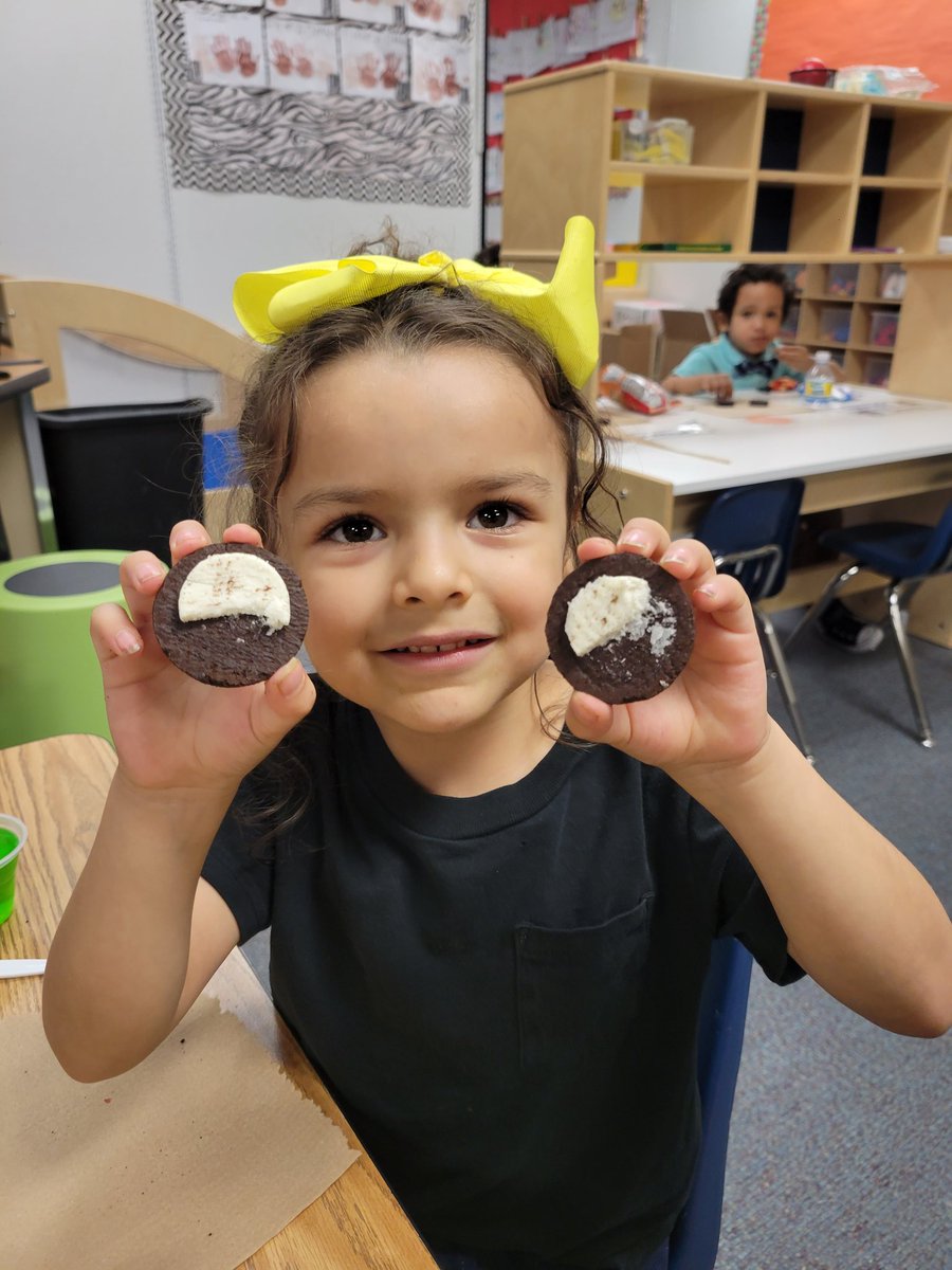 WikMrs's tweet photo. We had such a fun TWOSday in Prek!✌️💙🧡
@FurneauxBraves #tutusandties #tiesandtutus #Twosday #prek #cfbisd #cfbprek #TutuTuesday https://t.co/eanqqJaO5v