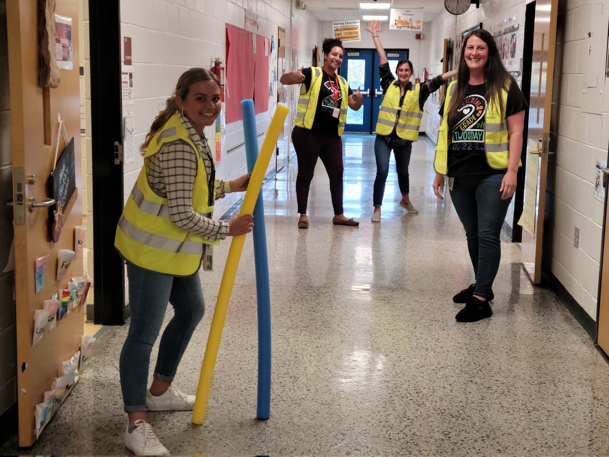LIESOspreys's tweet photo. Math &amp; School Choice Night was a major success 🥳!!! Thank you for making our night wonderful with your amazing presence 🥰!Check out some of our photos from tonight! All photos on Facebook. #ItsTimeToPUSH #ConstructingMathematicians #HarlemRenaissance https://t.co/N0Lq4LWPnL