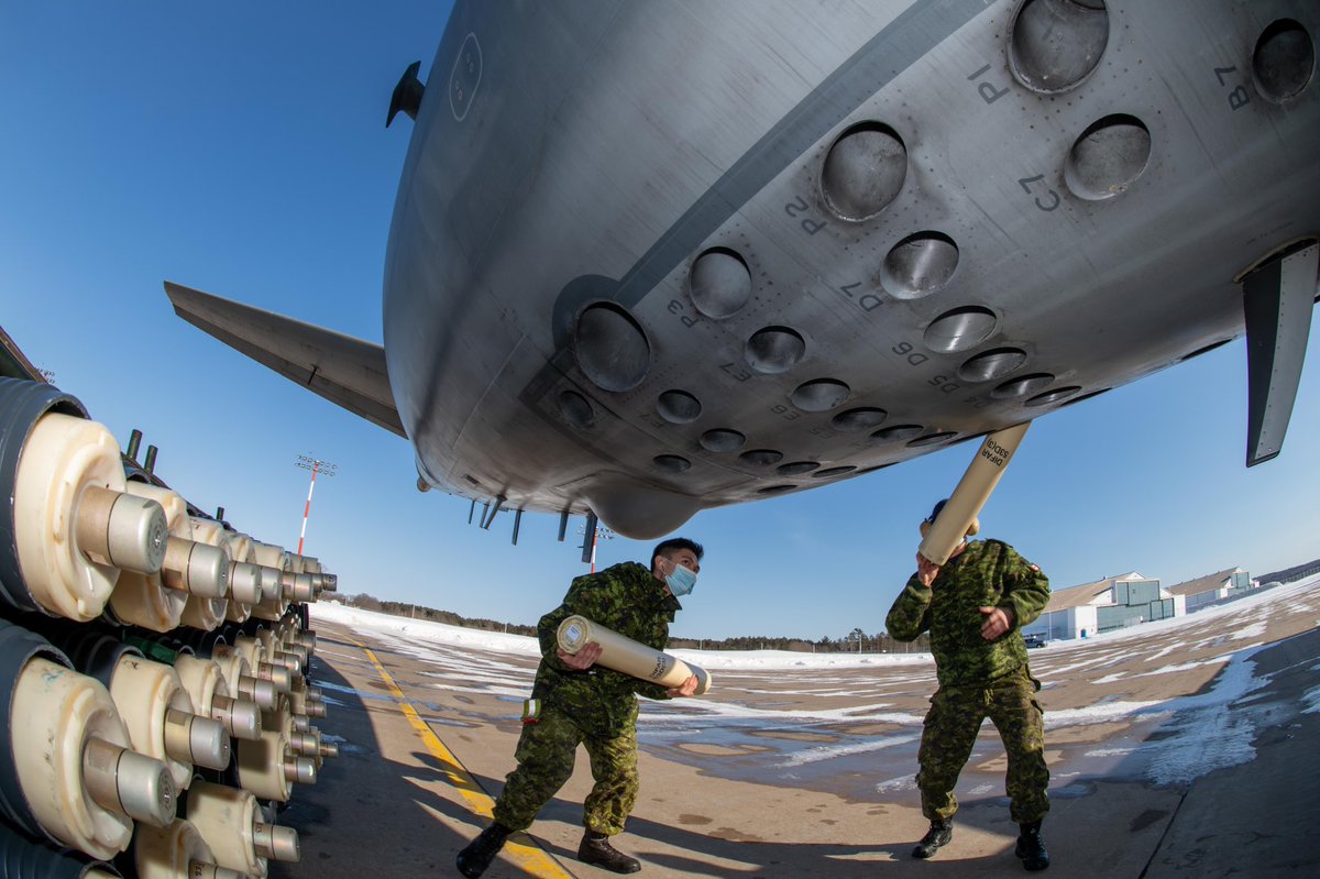 OperationsArc's tweet photo. Un CP140 Aurora a quitté la 14e Escadre Greenwood, le 17 février, pour participer à l’#ExDynamicManta, en Italie. Aujourd’hui, l’équipage de @ARC_RCAF se joint à 🇫🇷🇩🇪🇬🇷🇮🇹🇪🇸🇹🇷🇬🇧et 🇺🇸pour le très important exercice de guerre sous-marine et de surface #NousSommesNATO @operationsFC https://t.co/4tr7WKQ2xB