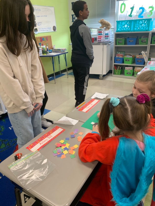 Leslie01482706's tweet photo. We celebrated TWOS-day by creating a picture with an area of 22 square units! PSMS eighth graders joined us for the activity.
#2222022 #twoschools #squareunits #area #fun https://t.co/WxBq0POXse