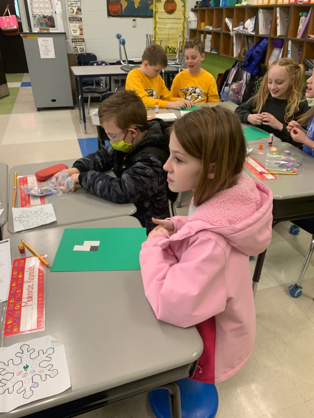 Leslie01482706's tweet photo. We celebrated TWOS-day by creating a picture with an area of 22 square units! PSMS eighth graders joined us for the activity.
#2222022 #twoschools #squareunits #area #fun https://t.co/WxBq0POXse