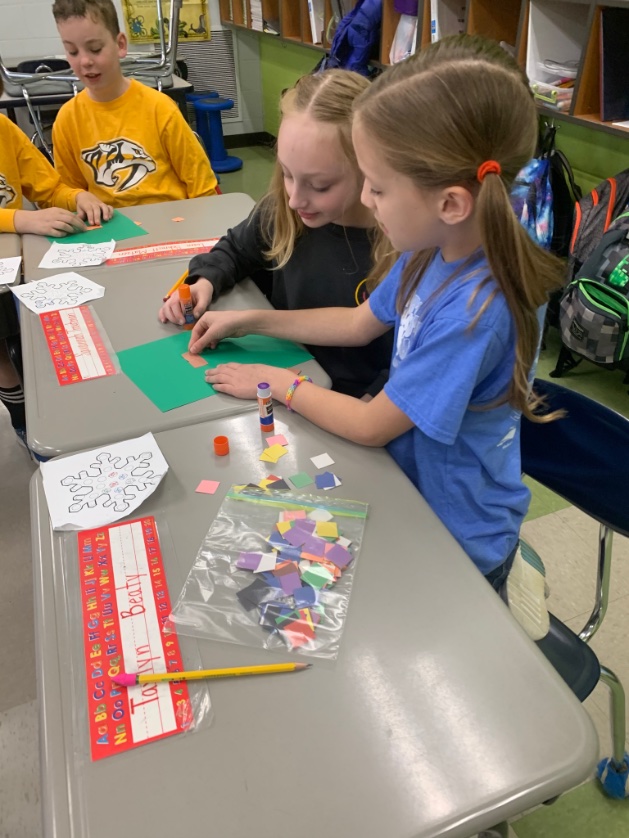 Leslie01482706's tweet photo. We celebrated TWOS-day by creating a picture with an area of 22 square units! PSMS eighth graders joined us for the activity.
#2222022 #twoschools #squareunits #area #fun https://t.co/WxBq0POXse