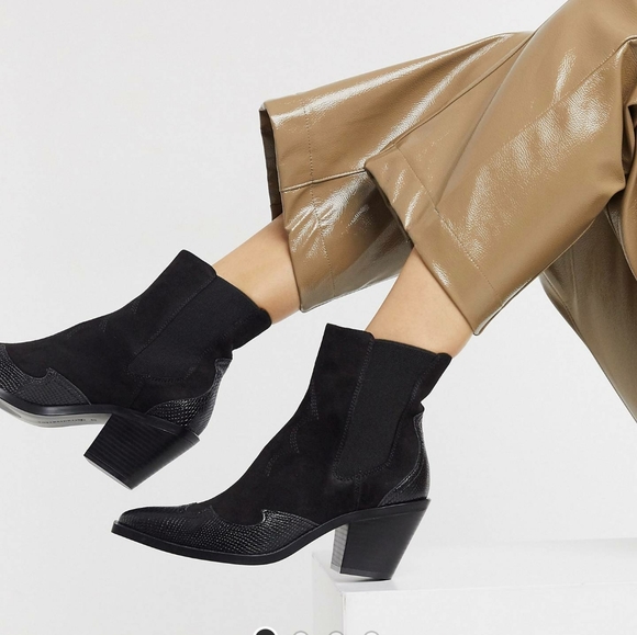 flaneusecouture's tweet photo. So good I had to share! Check out all the items I'm loving on @Poshmarkapp #poshmark #fashion #style #shopmycloset #asos #stradivarius #lavishalice: https://t.co/3CX8P7Z9Df https://t.co/WGFuLVgqcs