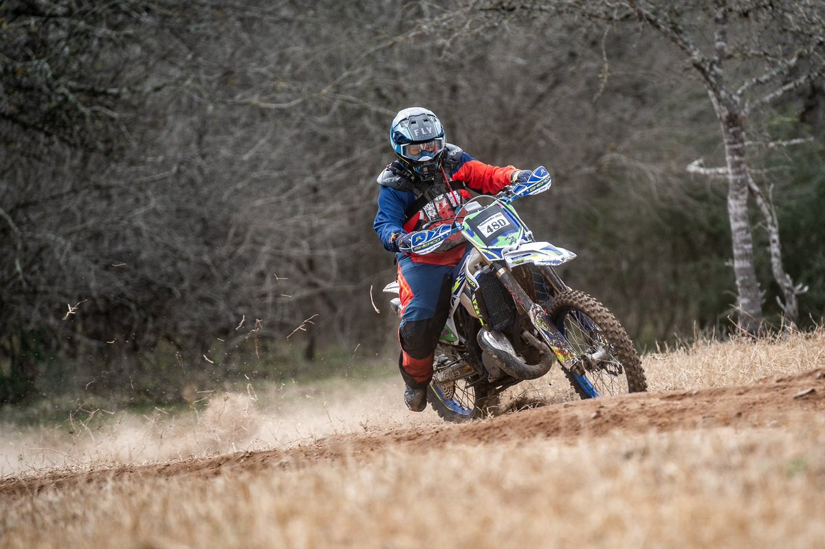 Lj_e4l's tweet photo. Pix from last weekend. And, yes #flatbernie is still racing with me. @loveshack93 @darwinisms721 @DirtbikeAmbah @willbikeforfood @flatbernieadvnt https://t.co/8szVz9HPVM