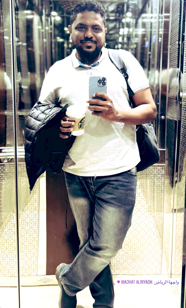 #صباح_الخير ، على اي زول ما بتفارق البسمه وجهه رغم التعب والضيق البكون جواه ، صباح الخير على الناس البتسلم علينا وكانها بتعرفنا من سنين 🌹
صباح الخير للناس الجميله دي ياخ✨⛅️