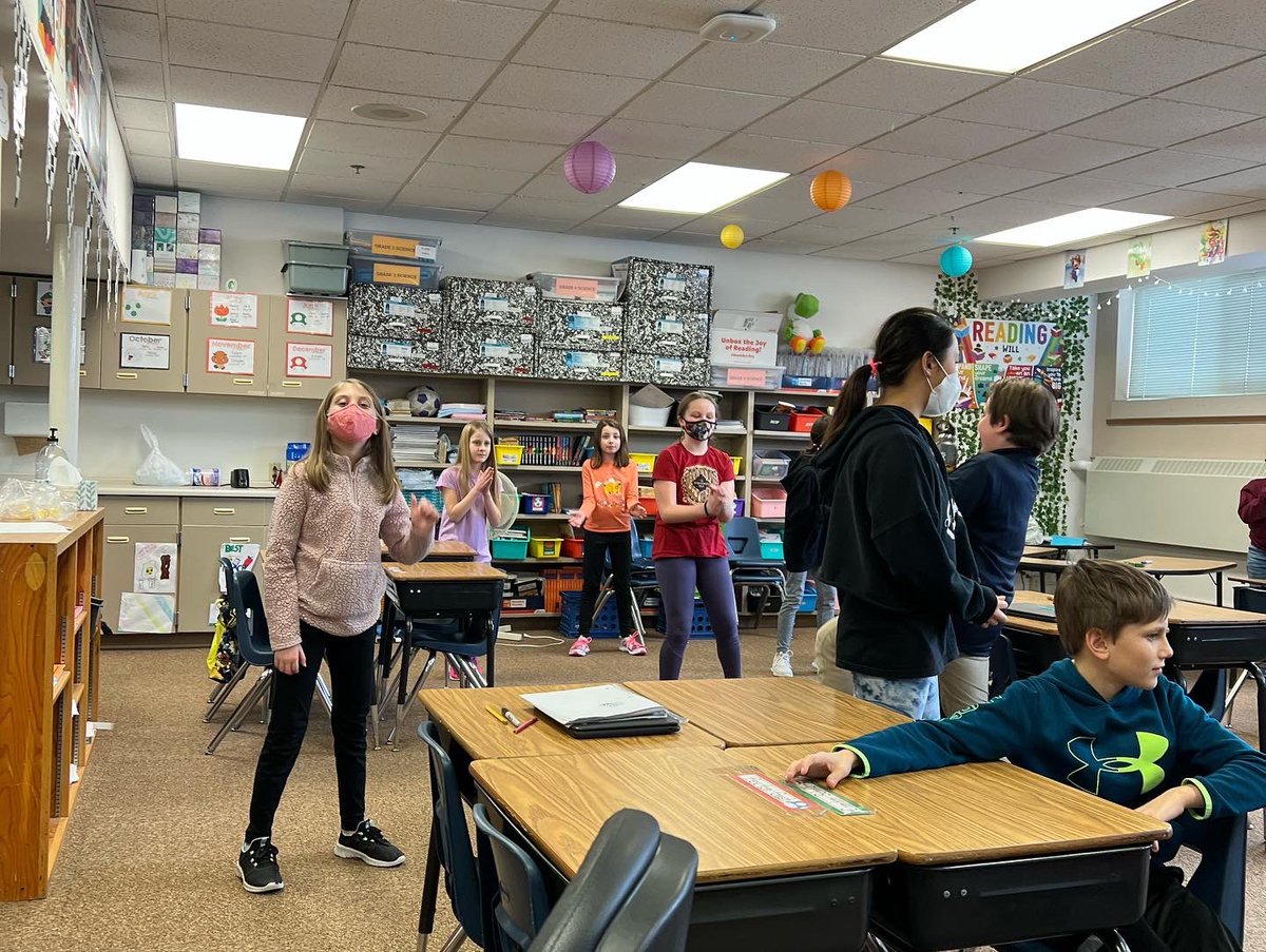 MrEs34Class2021's tweet photo. Today was 2/22/22 TUESDAY, which also means Tie Tuesday! I love to see our class teaming up with other classes to dress for success! We also had a school wide dance party to celebrate 2/22/22! #learningvikings #tietuesday #twosday🔥 https://t.co/RXX6pPNnLX