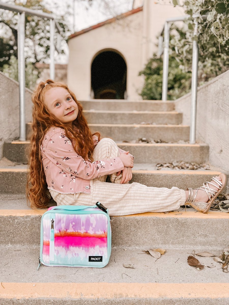 Celes_Tea's tweet photo. Lila’s favorite part of it all, these freezable classic lunch boxes come in SO many cute styles and designs! @packitcool #PackItPartner 

https://t.co/bk9DoAnXdH https://t.co/R6DO6gx2gm