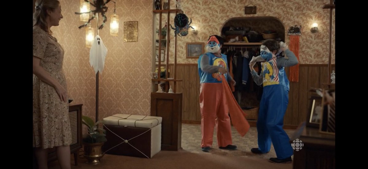 melissaroyle's tweet photo. Loving tonight’s @SonOfACritchTV Halloween episode. 🎃

Fun fact: my parents met on Halloween when my mom was dressed as … a smurf :) ❤️ https://t.co/NReOXw7JZc