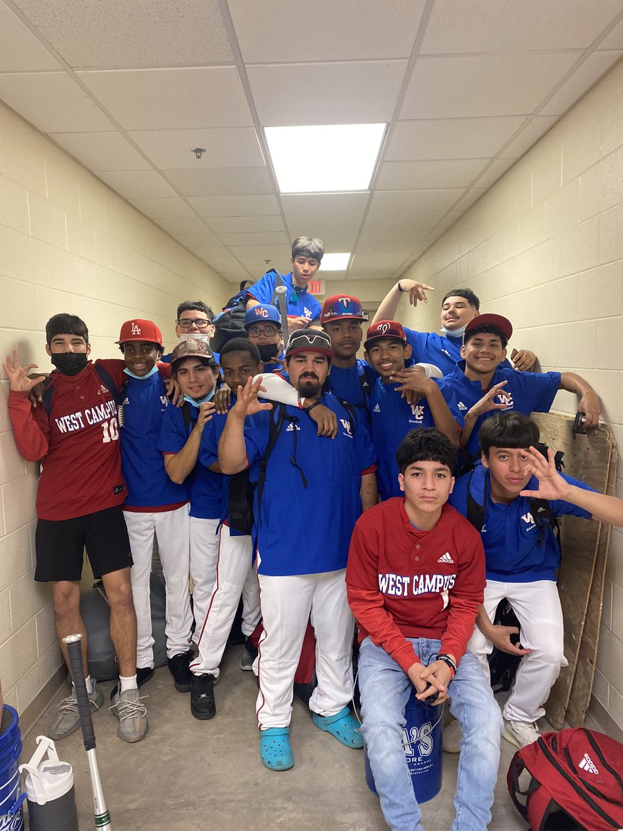 WestCampusBase's tweet photo. 🚨Baseball Score 🚨

West Campus-17
Lanier JV- 0

The kids were locked in today! 

1-0 on the season. Off to a great start https://t.co/gBAkZBtuUo