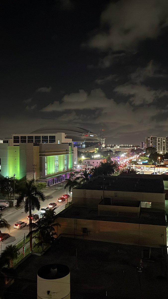 Kanye concert has traffic all sorts of fucked up 😂