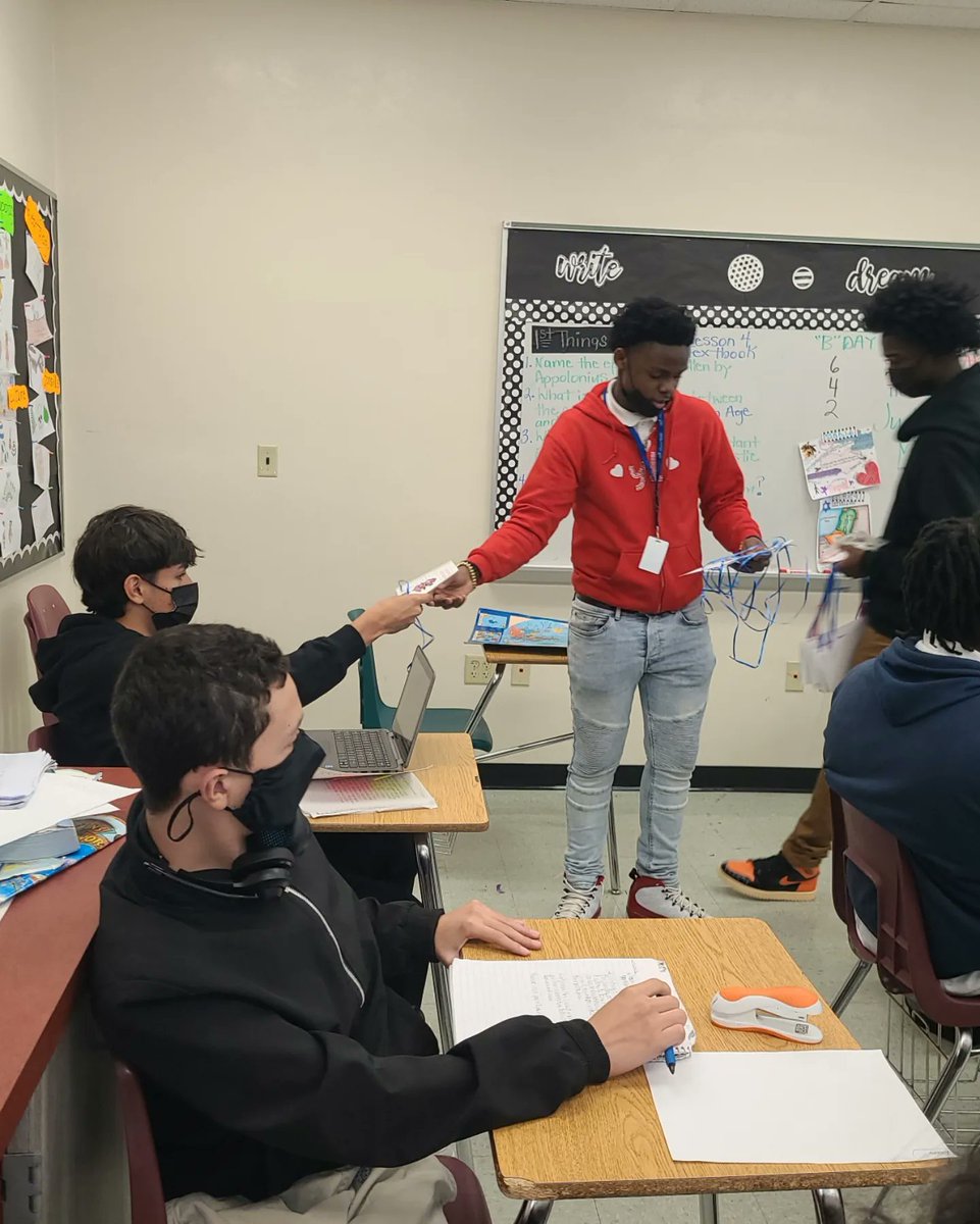 7011patriots's tweet photo. #Patriotnation Today our Cambridge students visited @lawtonchilesms to invite the Cambridge middle schoolers to a special Cambridge Spaghetti Dinner night. The students were super excited and so are we. #specialinvite #cambridgeprogram https://t.co/Km6VgvMIRZ