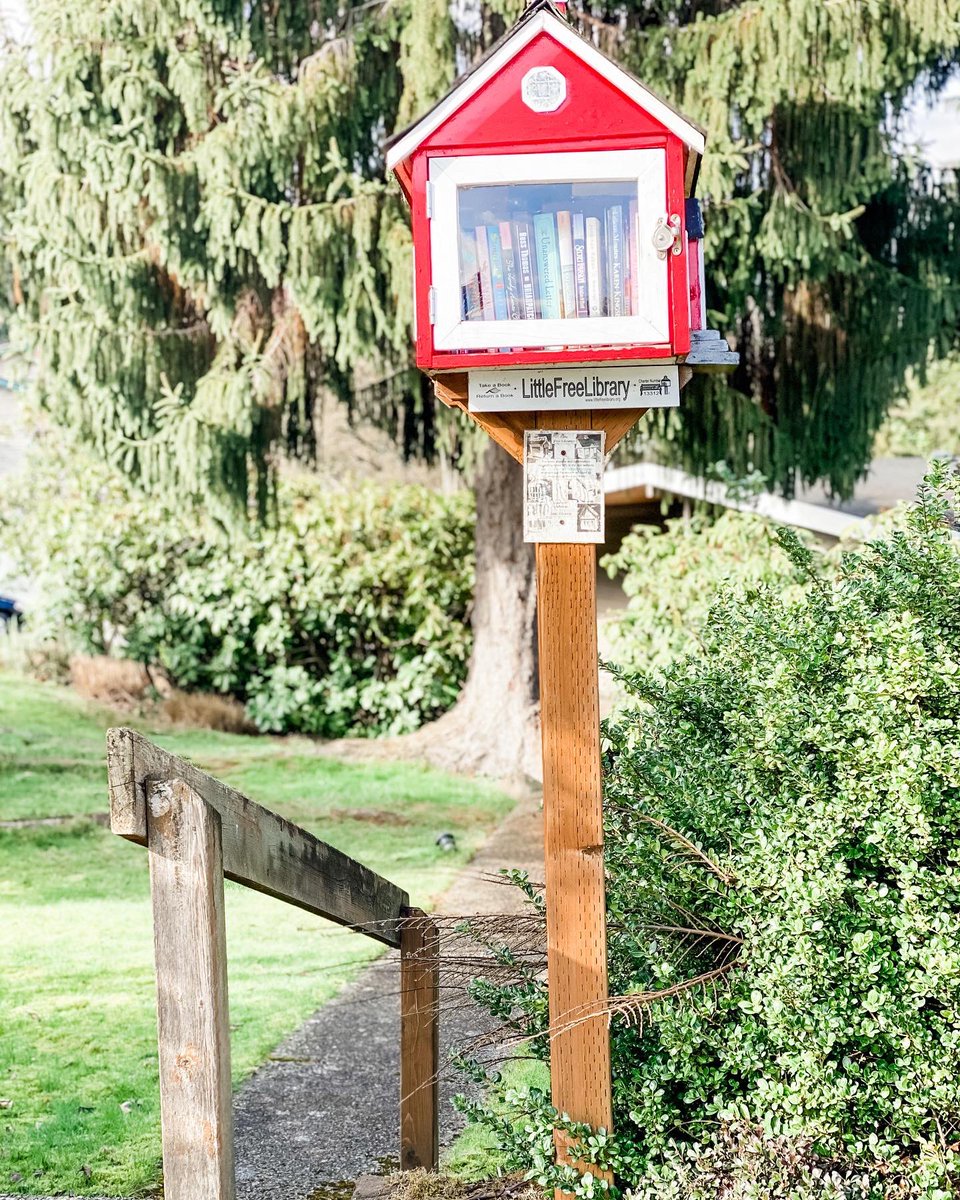 LFLSeattle's tweet photo. Charter 13312
Windermere
Lat: 47.6733719
Long: -122.2578404
———
Bright red paint, tiny doors and windows adorn this LFL.
———
Book drop:
• “Jedi Academy”
• “Brown Bear, Brown Bear”
• “Cat’s Cradle”
• “The Girl With A Dragon Tattoo”
#LittleFreeLibrary #LittleFreeLibrarySeattle https://t.co/SwPboceoxI