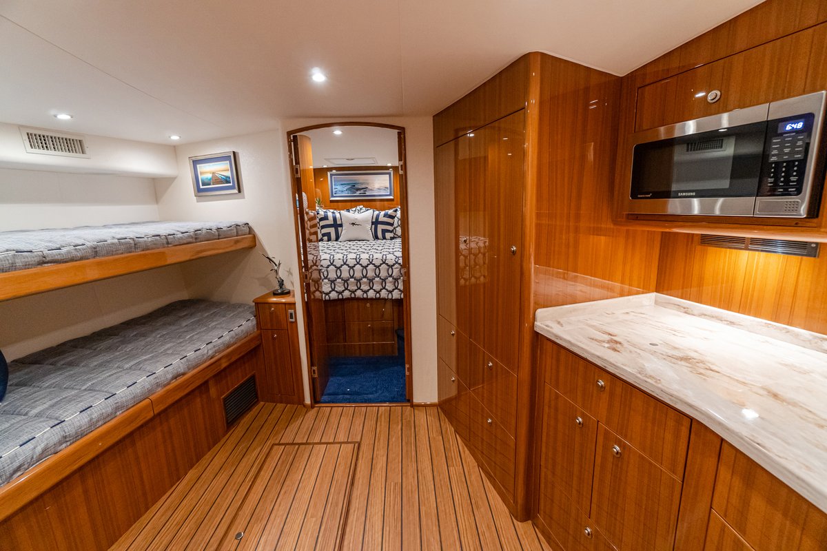 FishingBoatss's tweet photo. Viking Billfish 46 offers an amazing layout for fishing! Great for owner/operator or captained yatch. @VikingYachts #FishingBoats #fishingmachine #viking #viking46 #BF46 #Billfish46 Pictures from https://t.co/lY3rHQeKz1 https://t.co/LQCeTtq7Km