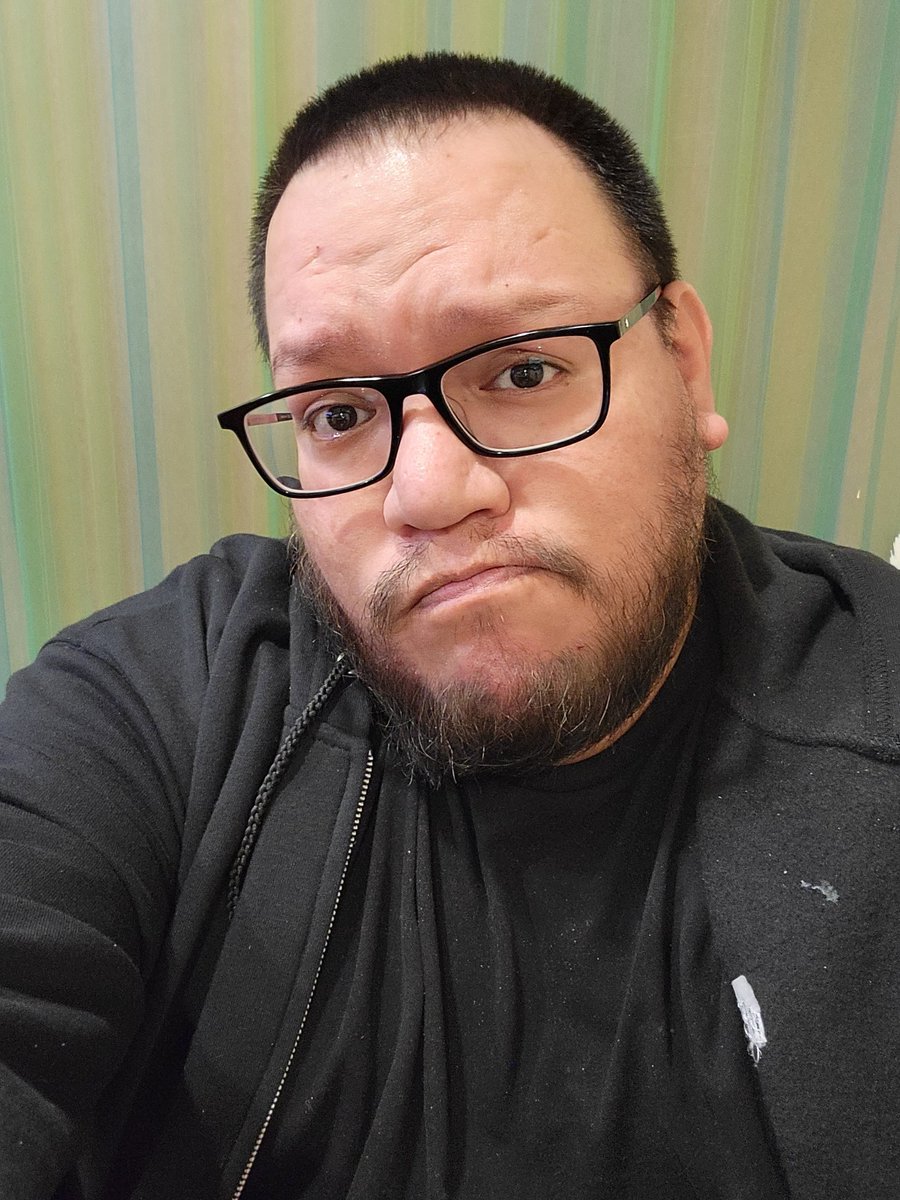 Cabeza79's tweet photo. New glasses...who dis?? #NewGlasses #4Eyes #Peepers #MontBlanc #BlindBat #OmiTheBlind https://t.co/XNFQJ5gOp5