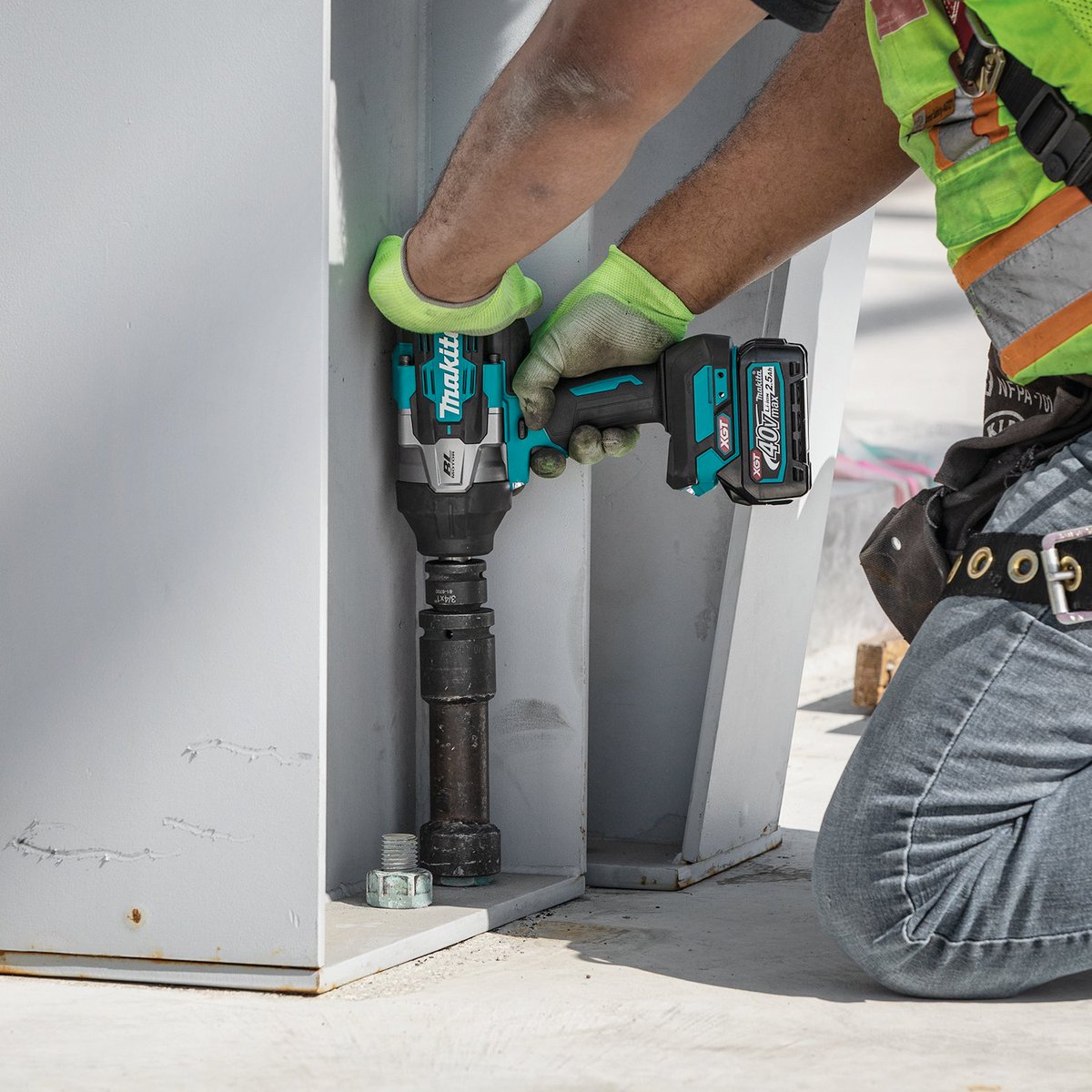 MakitaTools's tweet photo. Power AND precision: The 40V max XGT High-Torque 3/4" Sq Drive Impact Wrench Kit delivers 1,510 ft.lbs. Nut-Busting Torque & 1,330 ft.lbs. Fastening Torque. Also: 4 speed settings, as well as 3 forward & 3 reverse rotation auto-stop modes #gwt01 #xgtbeyondlimits #xgt #makitausa https://t.co/szfGJUnqNj