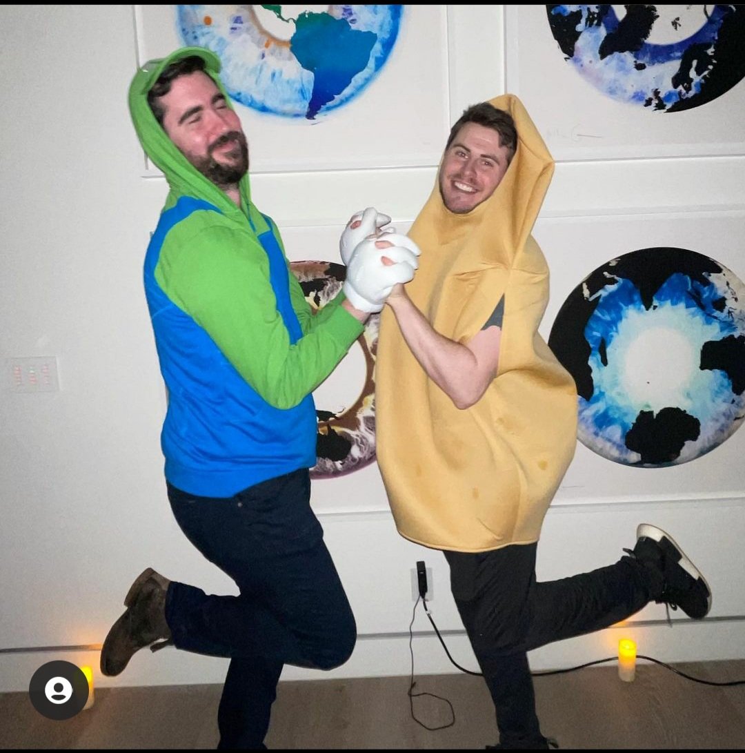 HrlyTerroriser's tweet photo. aren't we cute-💟 https://t.co/jouUQ6tkuj