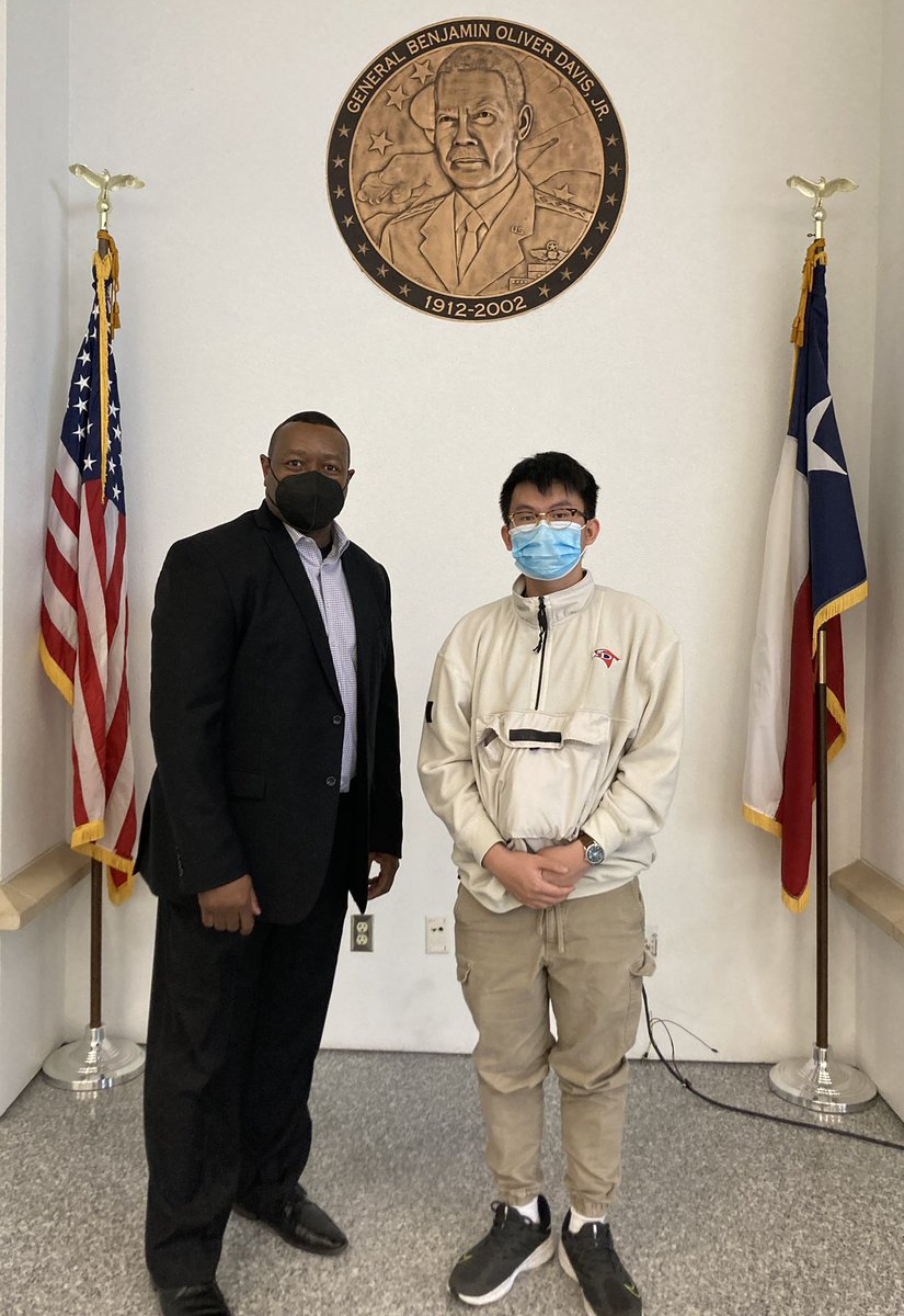 Senior Renny Hoang was announced as a finalist for the National Merit Scholarship. He is the first finalist in Davis High School history! Renny is pictured with Davis High School Principal Mr. Anthony Watkins. The Davis community is so proud of Renny! #BeTheOne <a href="/davishs_falcons/">Anthony Watkins</a>