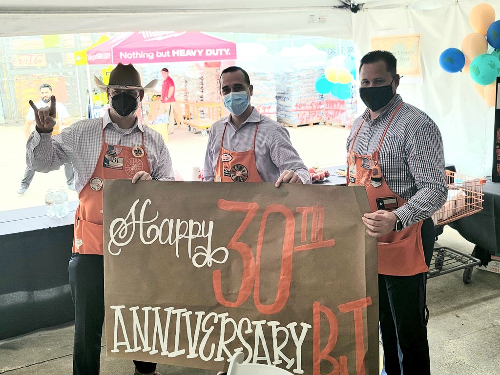 District  260 store 6512 hosting The 2022 Alignment Walk.  <a href="/MejutoAllen/">Allen Mejuto</a>  <a href="/THDLuisC/">Luis Cardenas</a>  <a href="/BordelonAaron/">Aaron Bordelon</a> @Shernae_L <a href="/ChrisHa33978925/">Chris Hays</a>  <a href="/Alma_OrtaTHD/">Alma Orta</a> <a href="/CourtneyMKorkow/">Courtney Korkow</a>