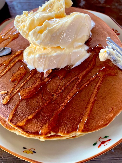 また作ってる。バニラアイス乗せ。 