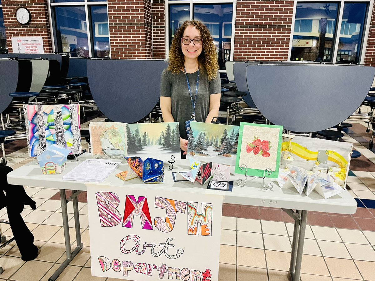 BerryMiller_JH's tweet photo. #ParentInformation night is going on now in the Bobcat Cafeteria‼️Campus leadership is sharing loads of info to help incoming @WeAreRogers_ students become successful Bobcats. Plus some #ElectiveTeachers are here to answer questions. ❤️💙🐾🎨🎭🖥 #WeArePearlandISD https://t.co/dMvmFQIPup