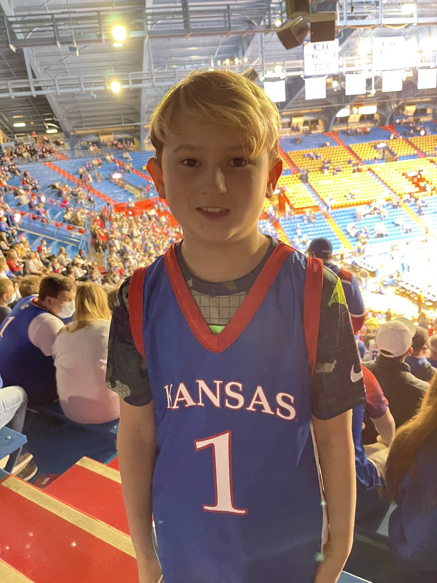 marybuche's tweet photo. #KUFANPIX His first game was at 2 years old #RCJH 💙♥️🏀 https://t.co/6jcgnpKk2D