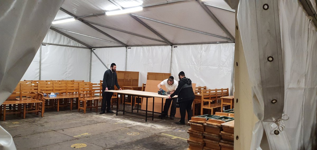 SatmarMCR's tweet photo. Preparations for Rabbis visit. https://t.co/vJIxY2SYY6