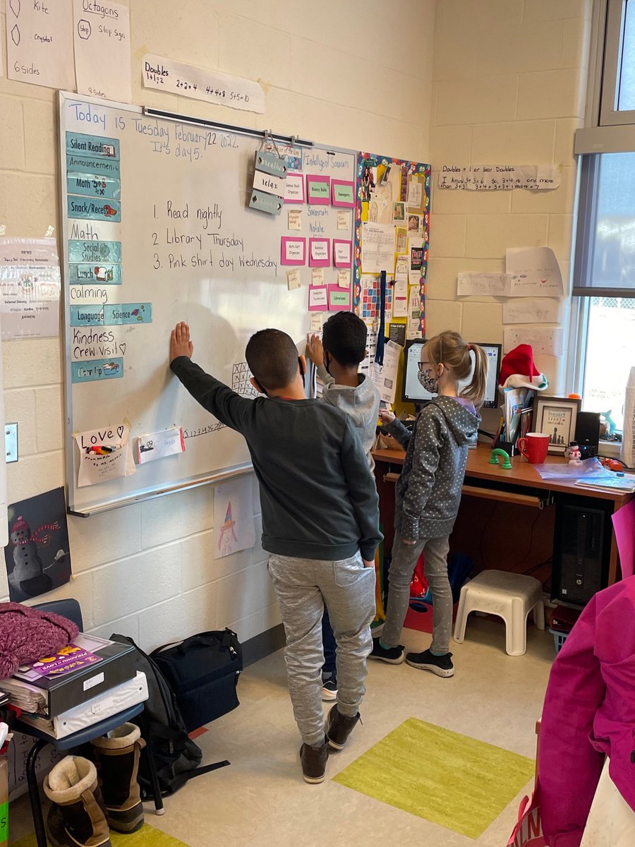 Roxannekenny's tweet photo. Building Thinking Classroom with a very special group of Grade threes @eastpointelem @KellyMurrin #problemsolving #collaboration #randomizedgroups #verticalnonpermanentsurfaces @pgliljedahl @NLESDNT @NLESDCA ππ½ππΌ https://t.co/tyq6nE6mIt